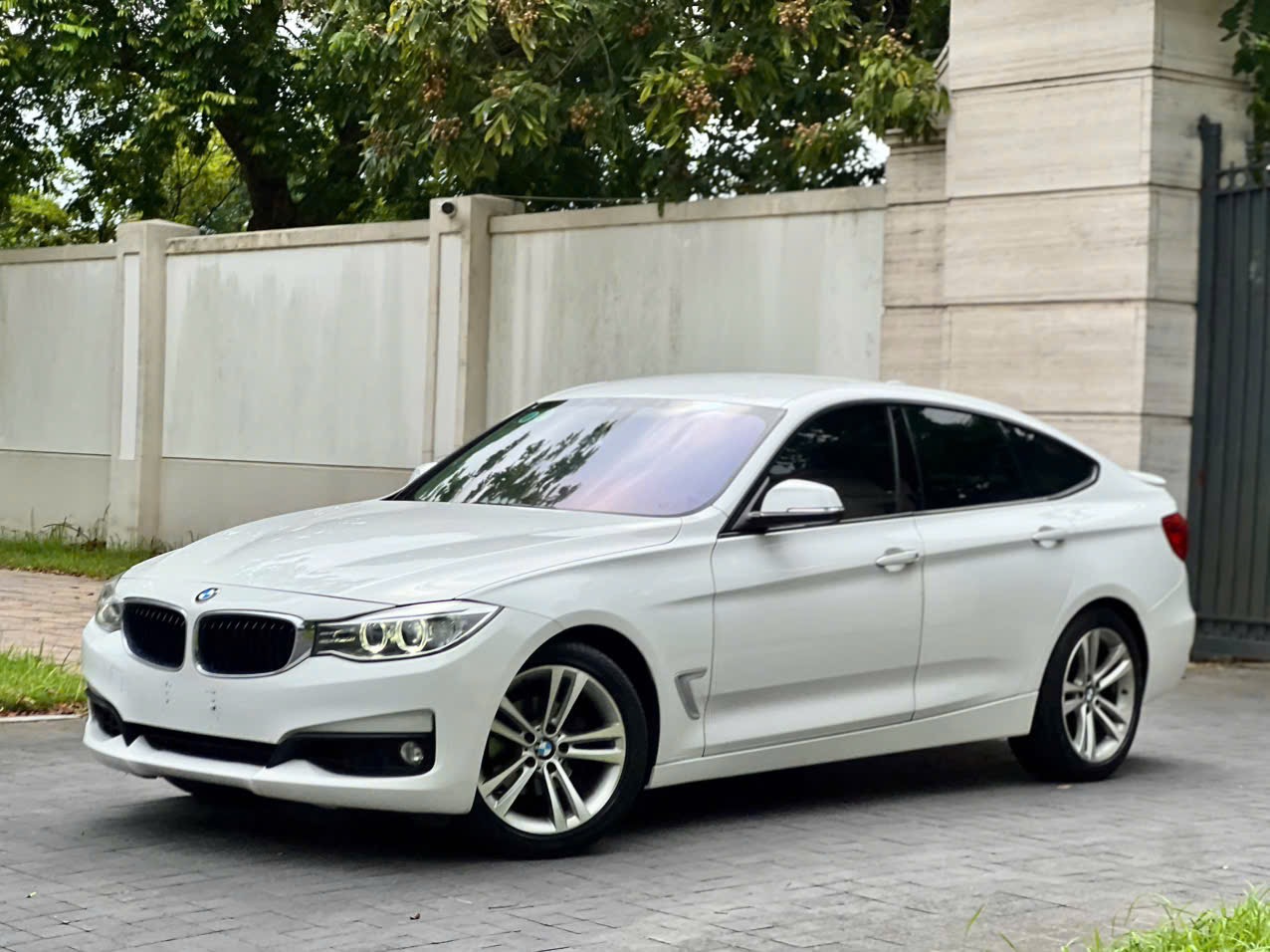 𝐁𝐌𝐖 𝟑𝟐𝟎𝐢 𝐆𝐓𝟐𝟎𝟏𝟒 (𝐓𝐫𝐚̆́𝐧𝐠 | 𝐍𝐨̣̂𝐢 𝐭𝐡𝐚̂́𝐭 𝐤𝐞𝐦)