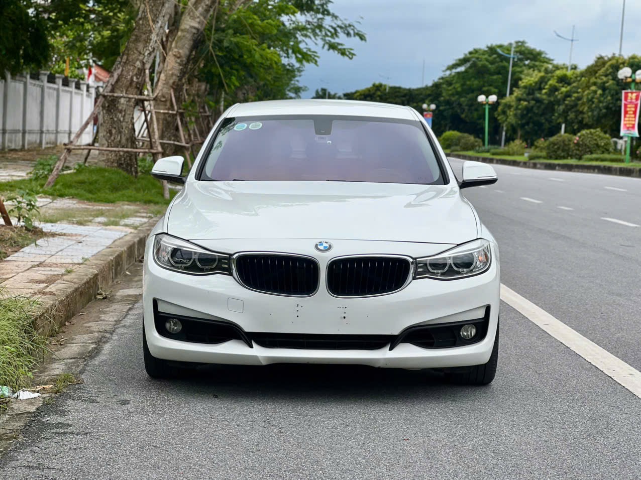 𝐁𝐌𝐖 𝟑𝟐𝟎𝐢 𝐆𝐓𝟐𝟎𝟏𝟒 (𝐓𝐫𝐚̆́𝐧𝐠 | 𝐍𝐨̣̂𝐢 𝐭𝐡𝐚̂́𝐭 𝐤𝐞𝐦)