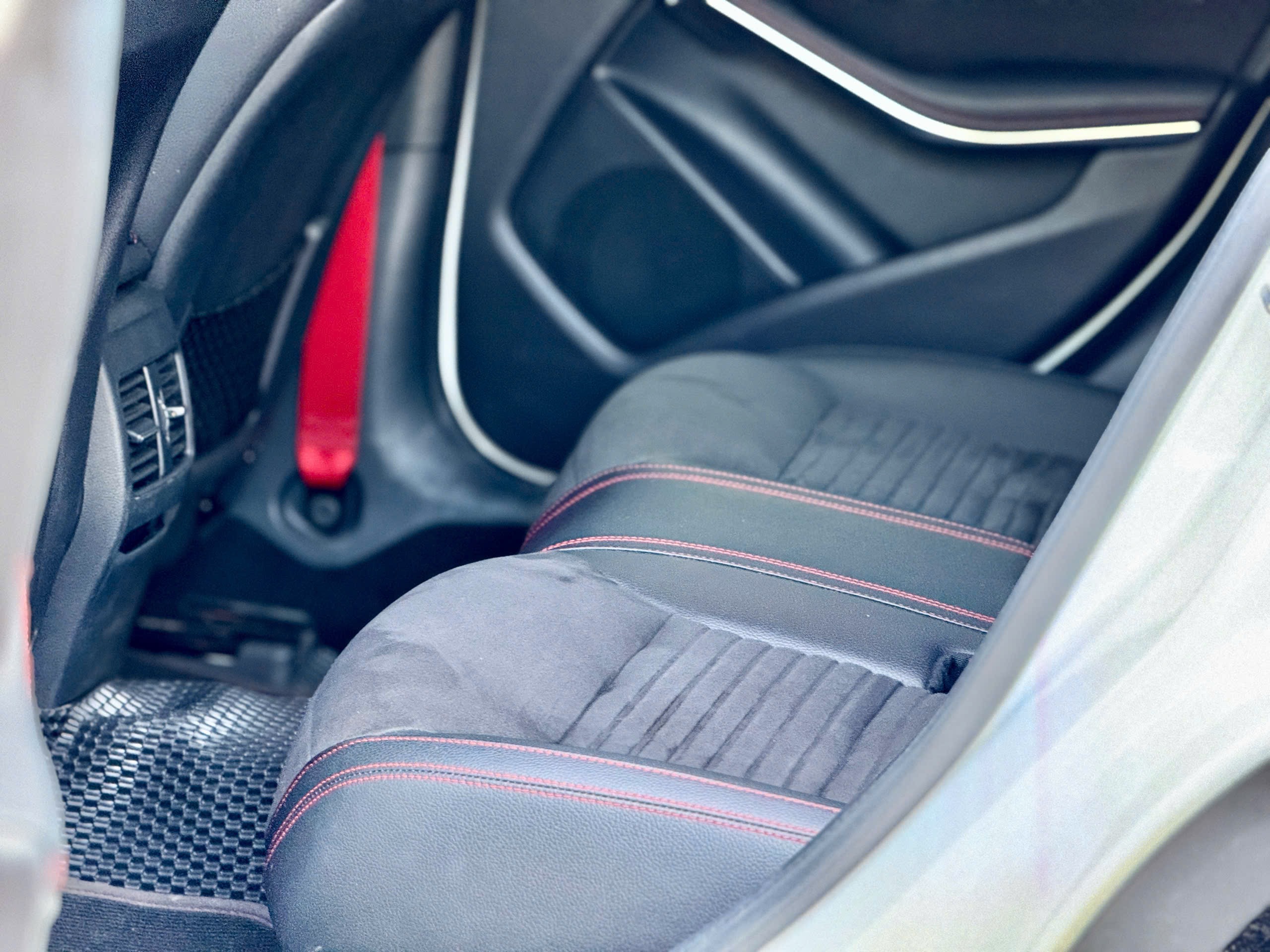 𝐌𝐞𝐫𝐜𝐞𝐝𝐞𝐬 𝐁𝐞𝐧𝐳 𝐆𝐋𝐀𝟐𝟓𝟎 𝟒𝐦𝐚𝐭𝐢𝐜 𝟐𝟎𝟏𝟗 (𝐓𝐫𝐚̆́𝐧𝐠 | 𝐧𝐨̣̂𝐢 𝐭𝐡𝐚̂́𝐭 đ𝐞𝐧)