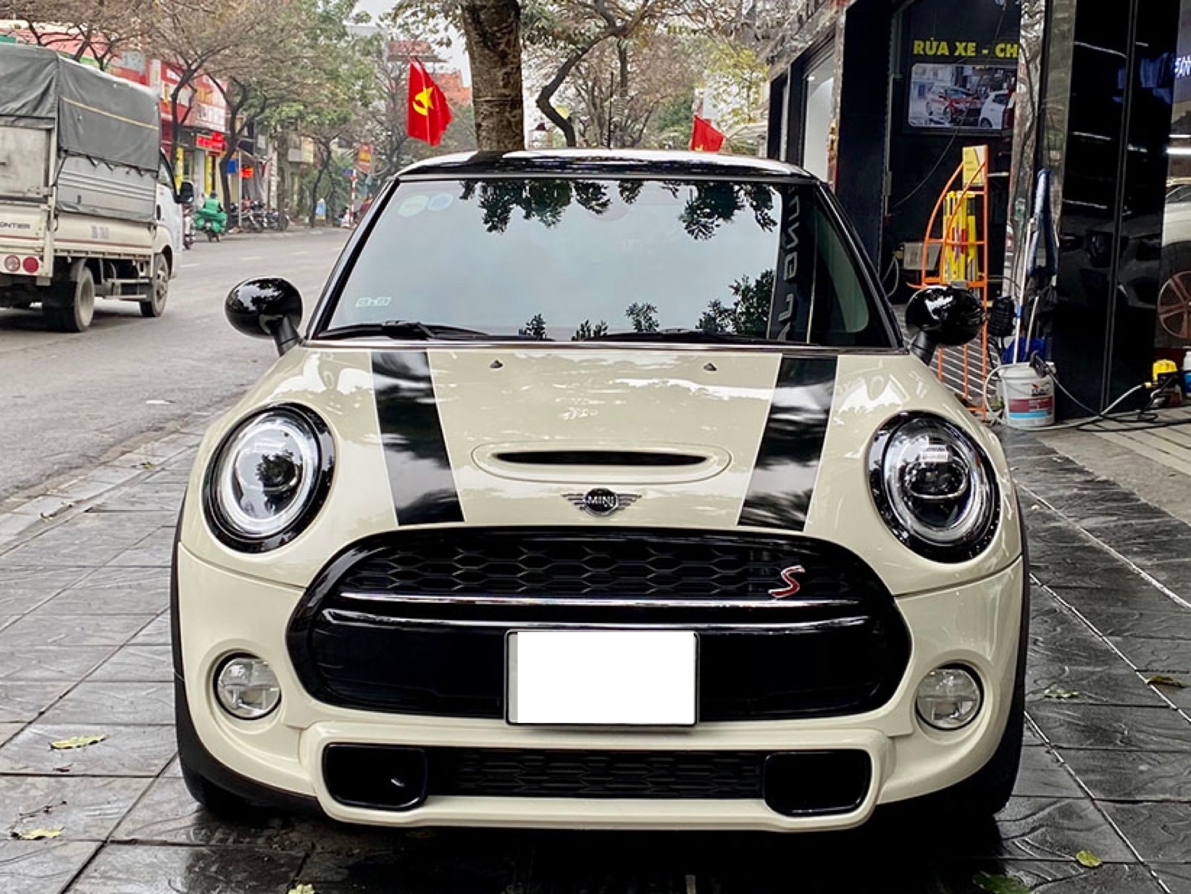 Mini Cooper S 2019 (Trắng/nội thất nâu)