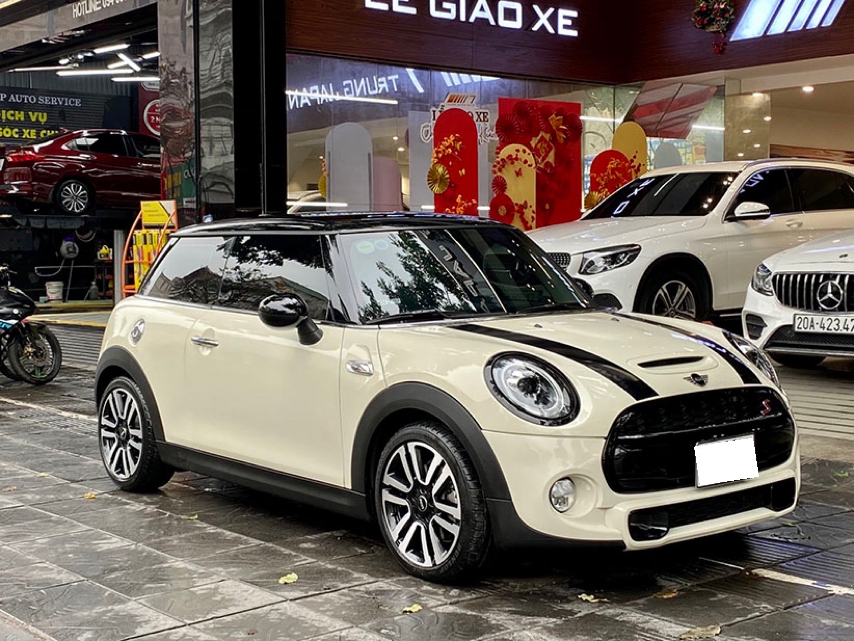 Mini Cooper S 2019 (Trắng/nội thất nâu)