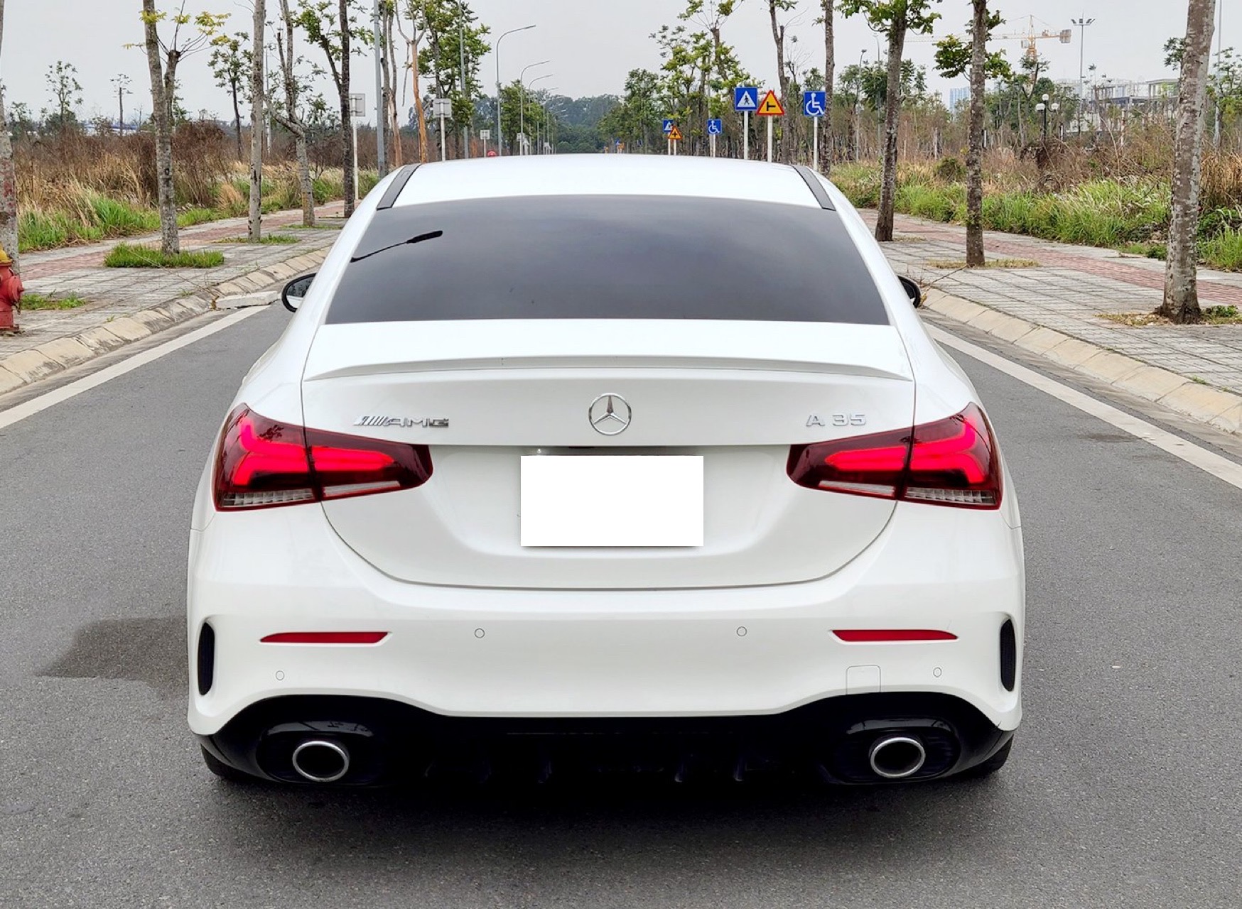 Mercedes A35 4matic 2021 (Trắng/nội thất nâu)