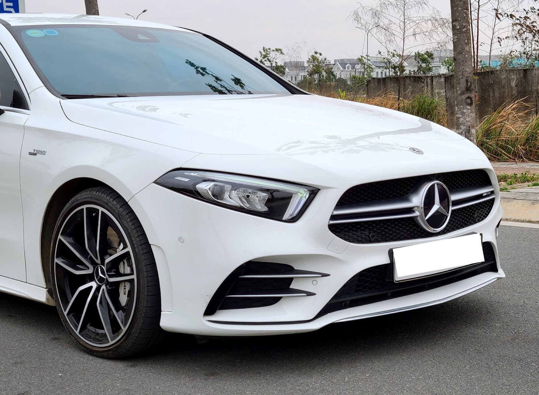 Mercedes A35 4matic 2021 (Trắng/nội thất nâu)