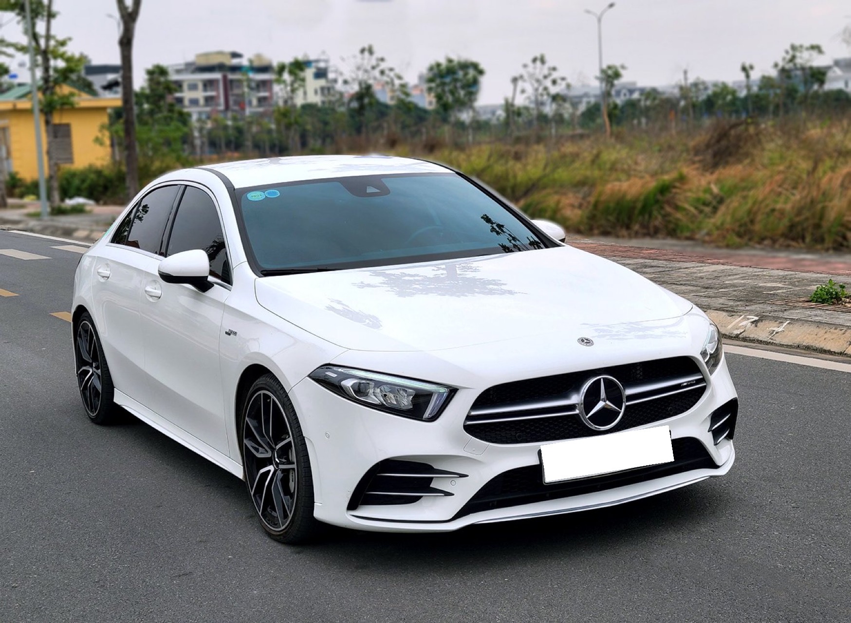 Mercedes A35 4matic 2021 (Trắng/nội thất nâu)