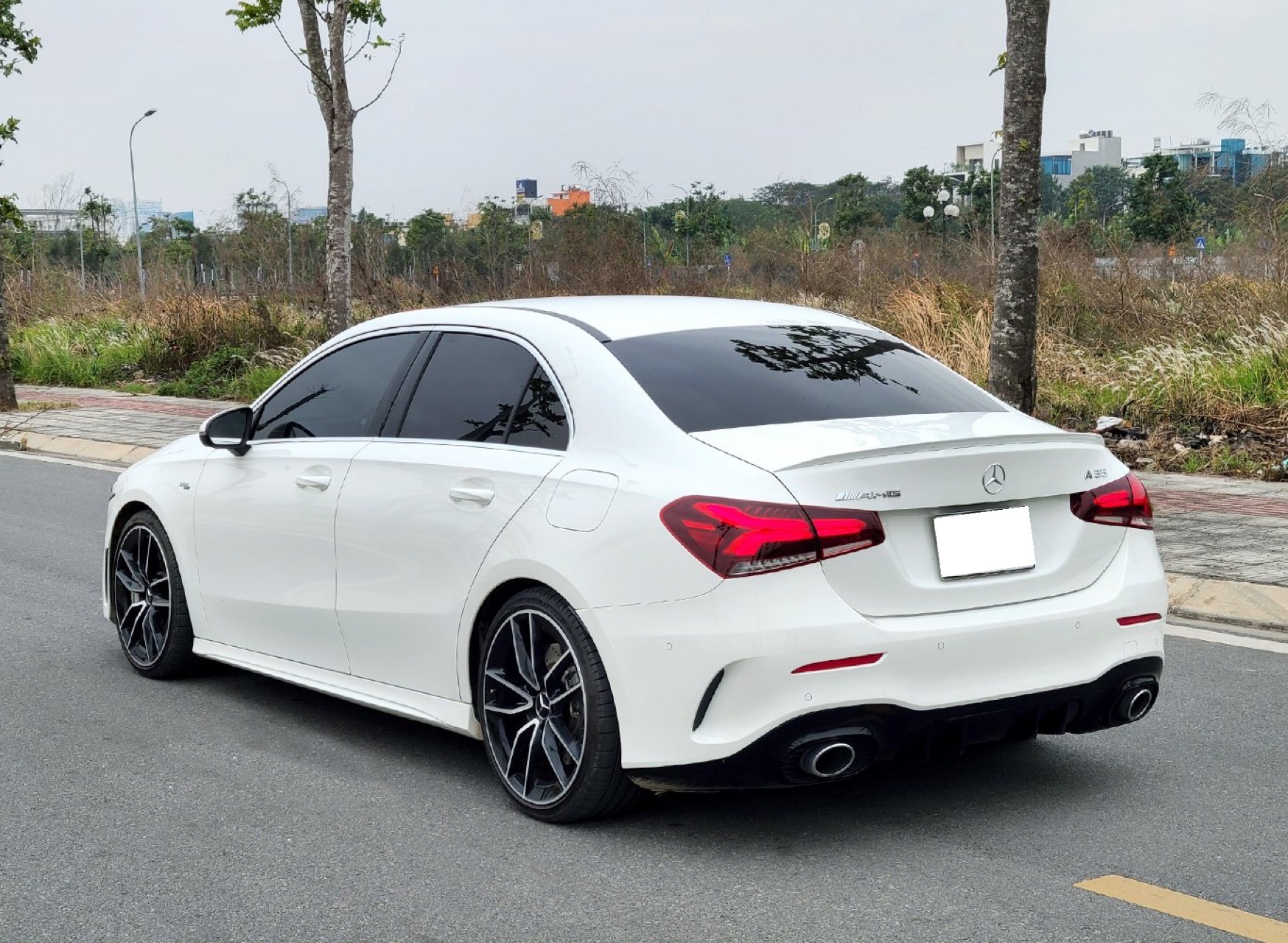 Mercedes A35 4matic 2021 (Trắng/nội thất nâu)