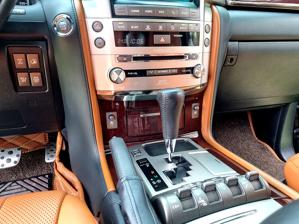 Lexus LX570 2014 Đen