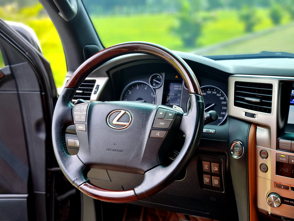 Lexus LX570 2014 Đen