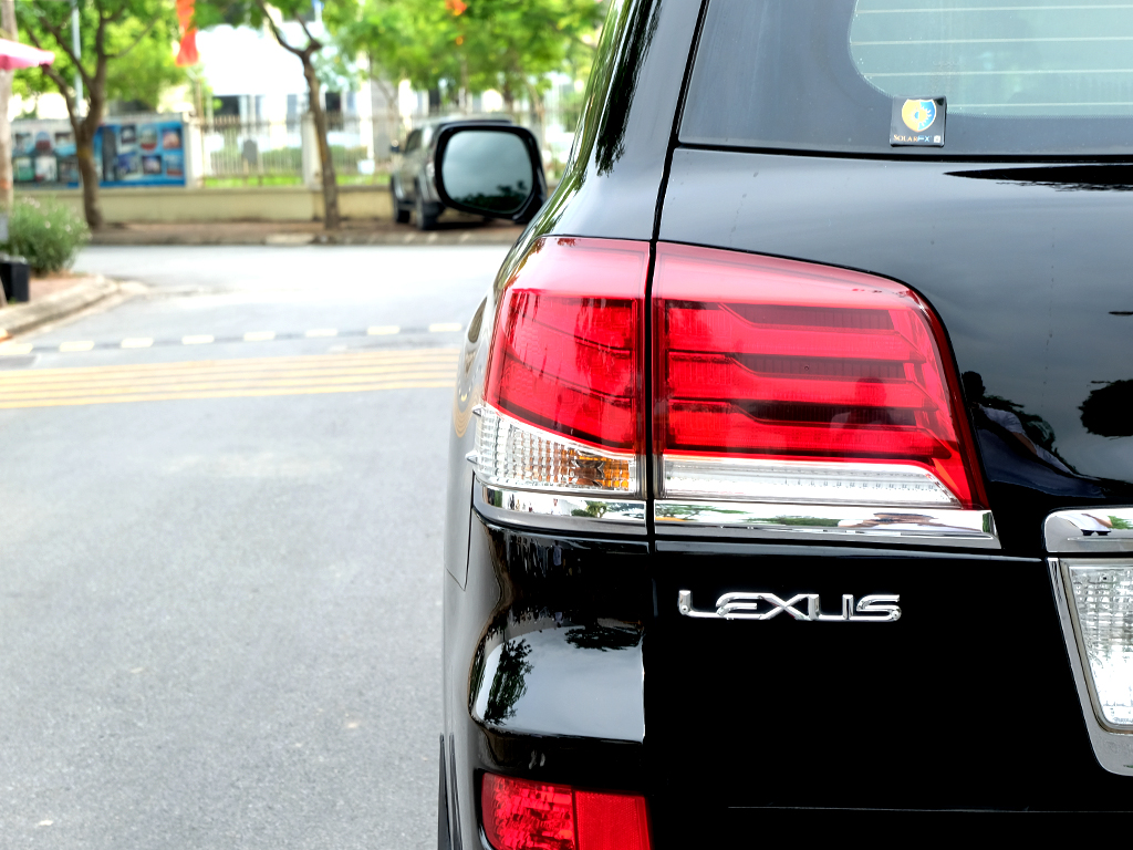 Lexus LX570 2014 Đen