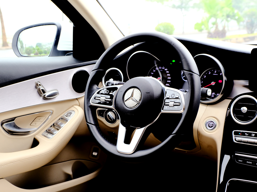 Mercedes C180 2020 Trắng Kem