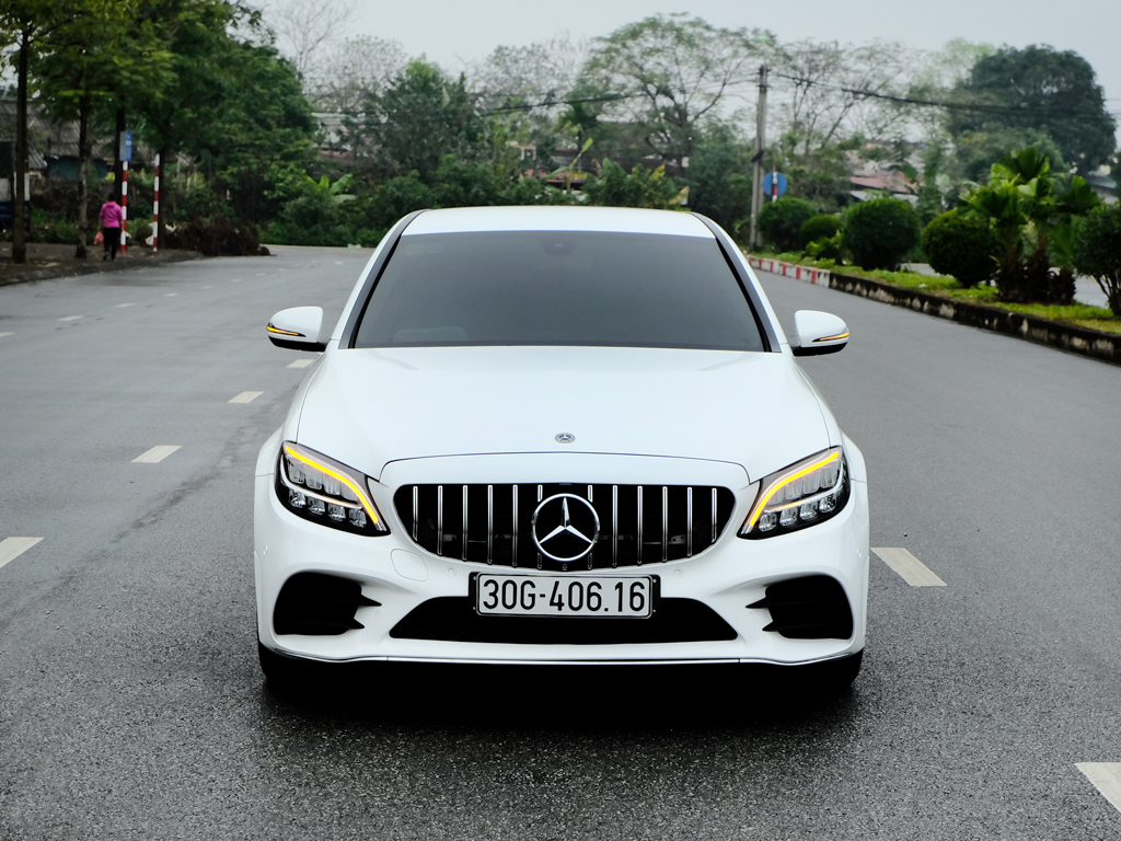 Mercedes C180 2020 Trắng Kem