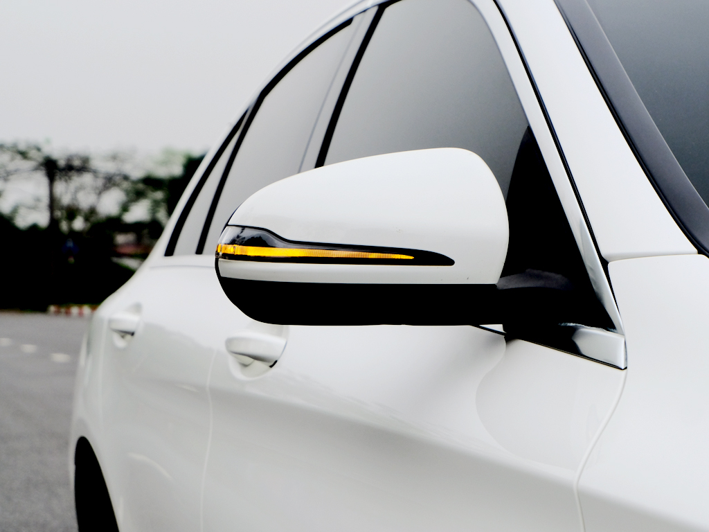 Mercedes C180 2020 Trắng Kem