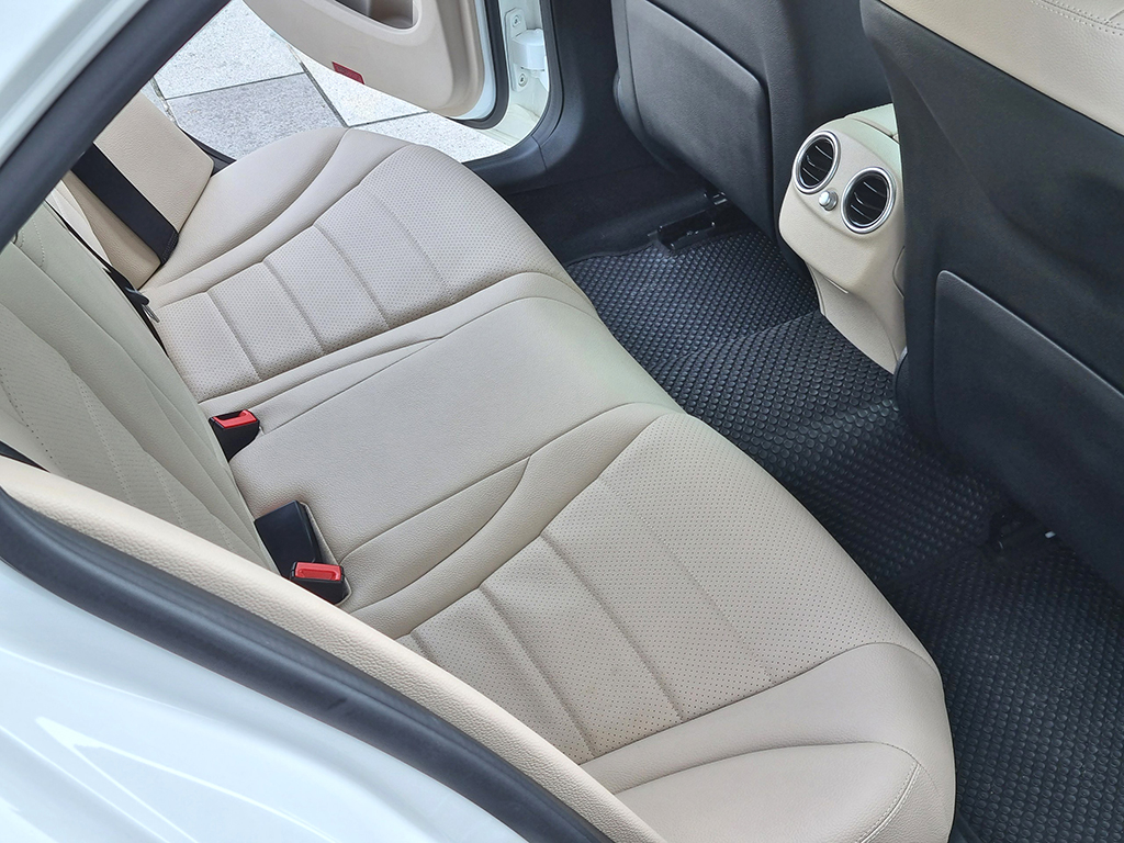 Mercedes C180 AMG 2021