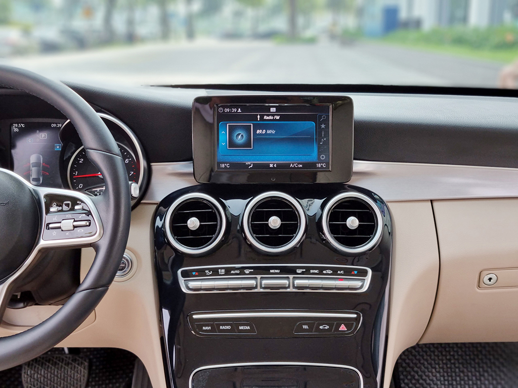 Mercedes C180 AMG 2021