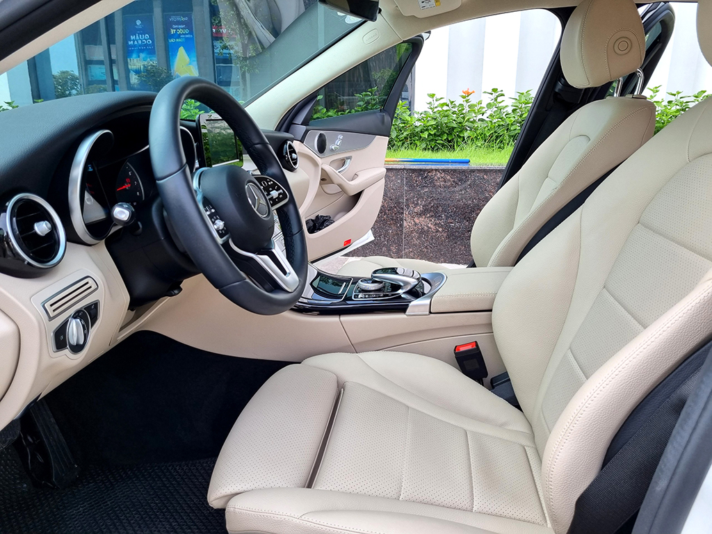 Mercedes C180 AMG 2021