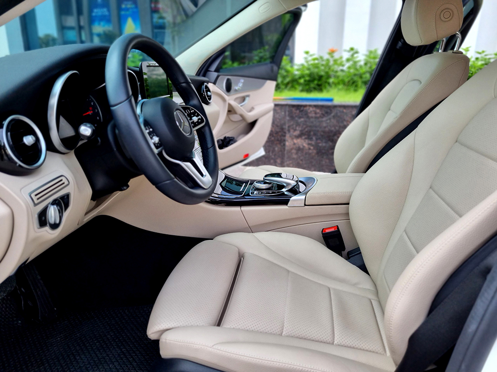 Mercedes C180 AMG 2021