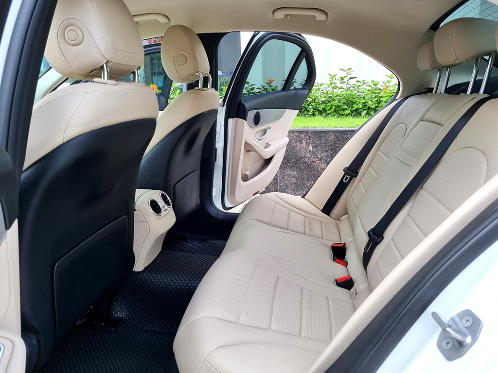 Mercedes C180 AMG 2021