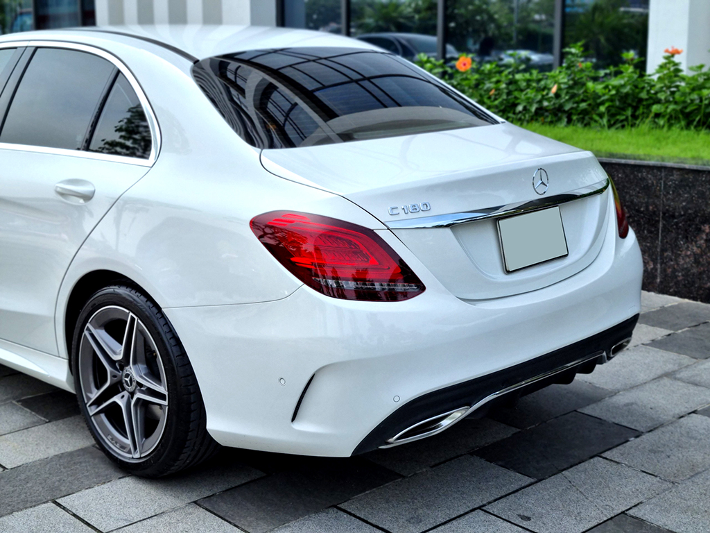 Mercedes C180 AMG 2021