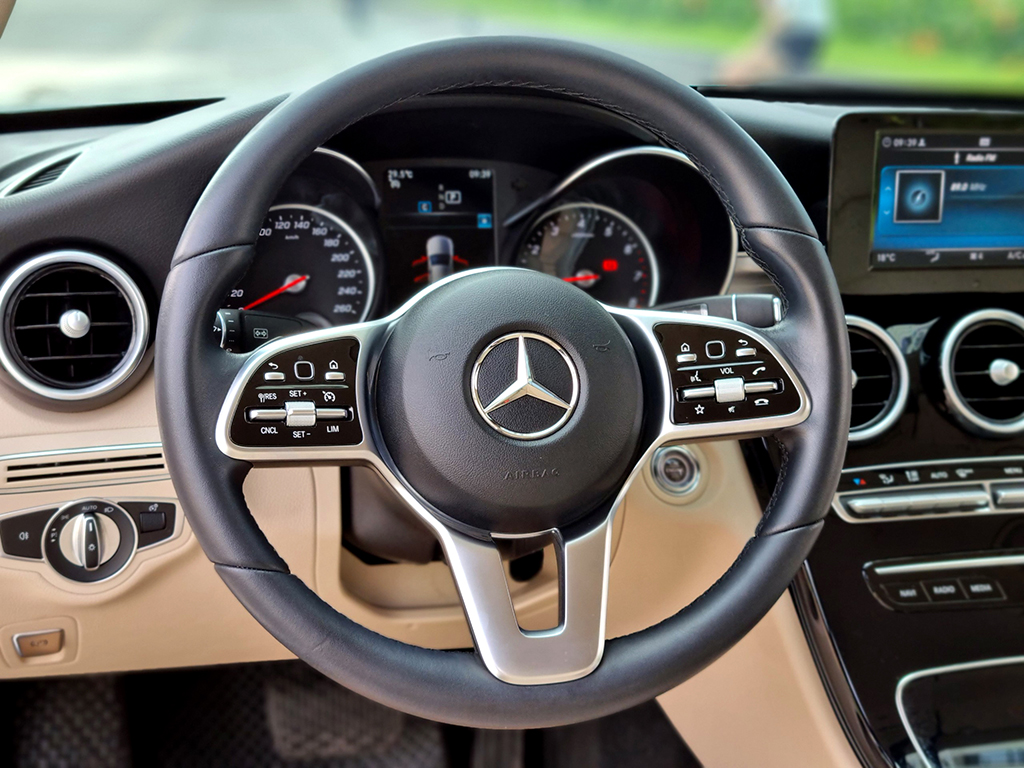 Mercedes C180 AMG 2021