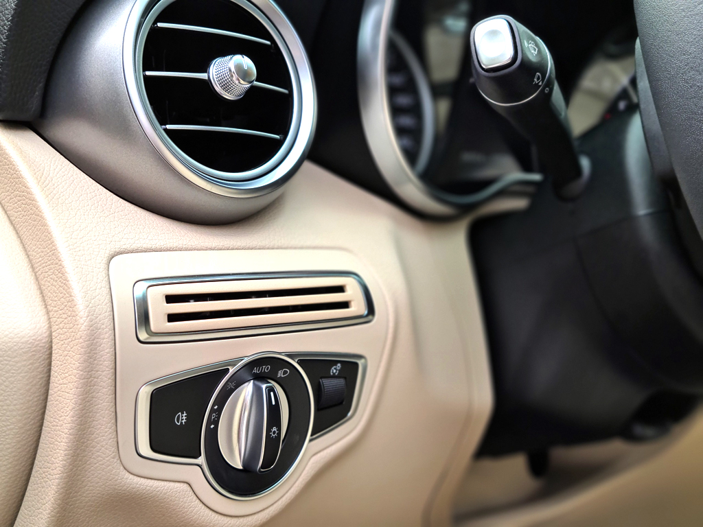 Mercedes C200 2018 Đen