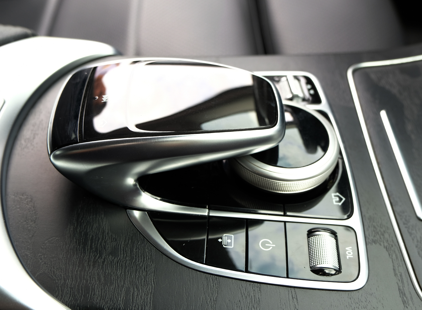 Mercedes C200 2019 Trắng