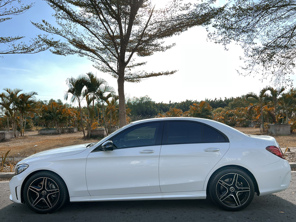 Mercedes C300 2020 Trắng
