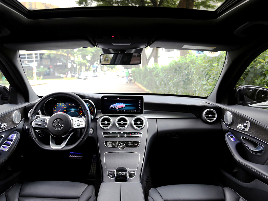 Mercedes C300 AMG 2019 Trắng