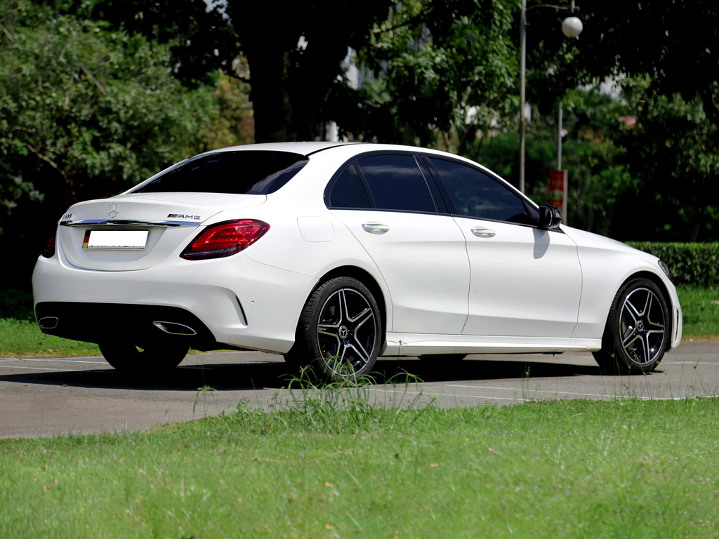 Mercedes C300 AMG 2019 Trắng