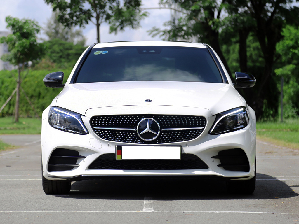Mercedes C300 AMG 2019 Trắng