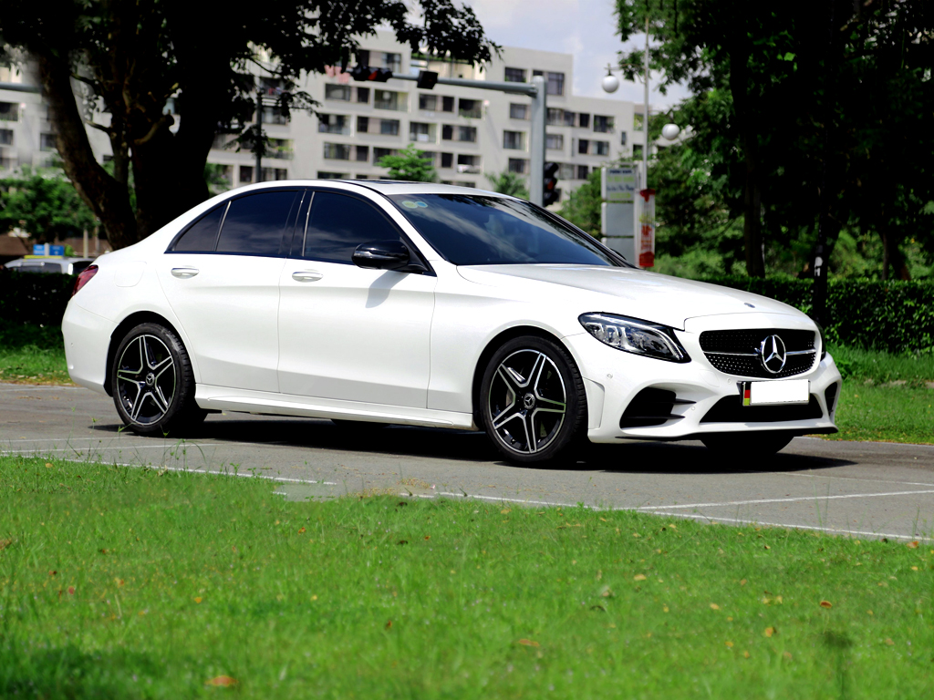 Mercedes C300 AMG 2019 Trắng