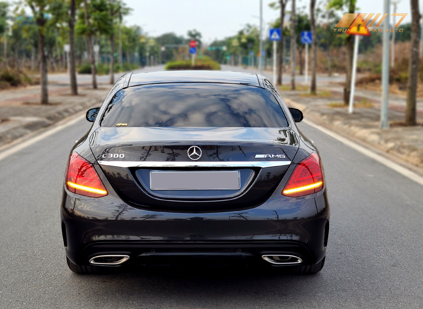 Mercedes C300 AMG 2020 (Màu Xám/nội thất nâu)
