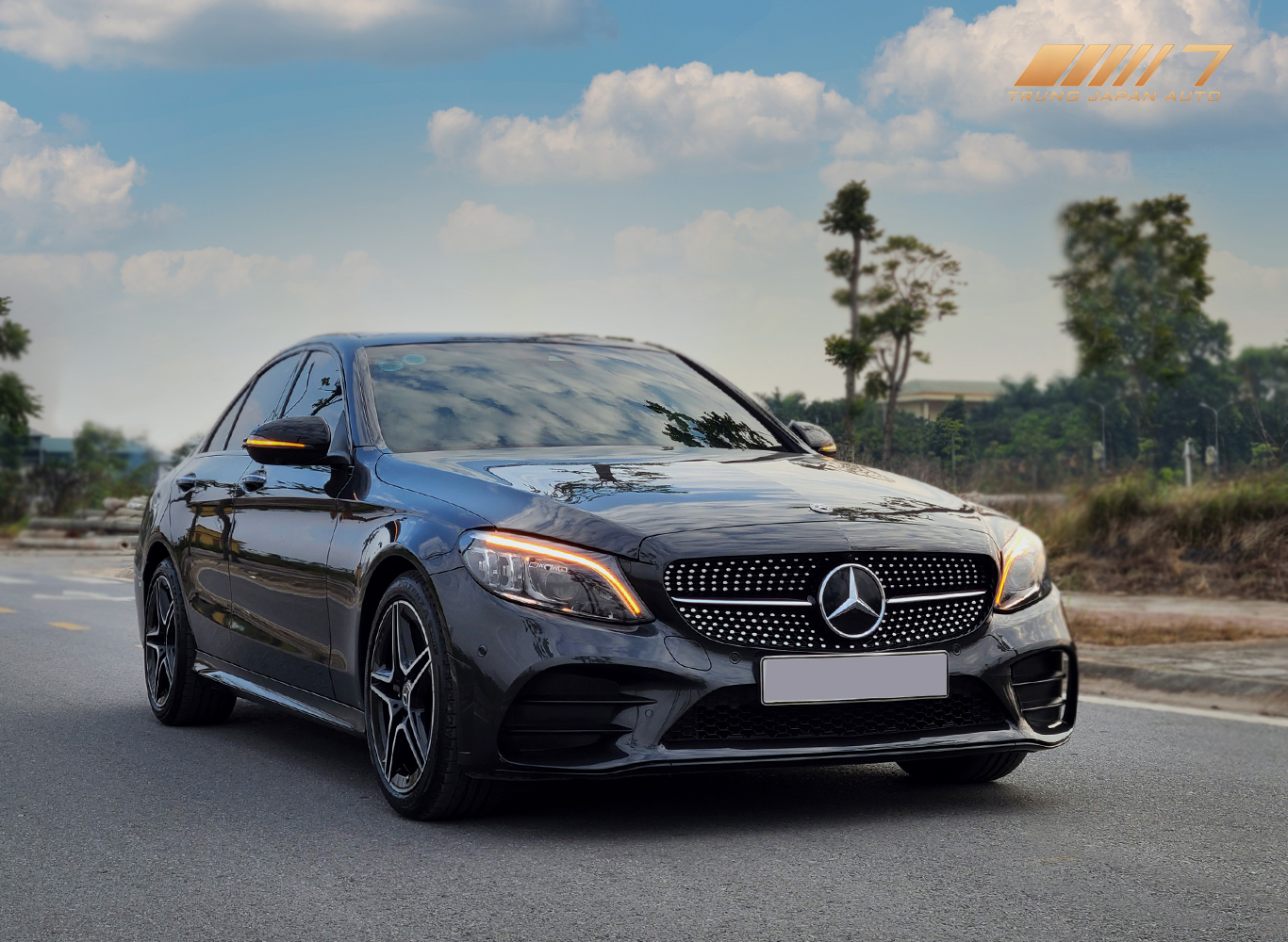 Mercedes C300 AMG 2020 (Màu Xám/nội thất nâu)