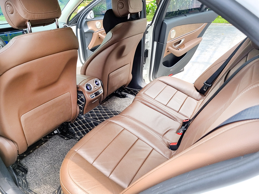 Mercedes E200 2018 trắng