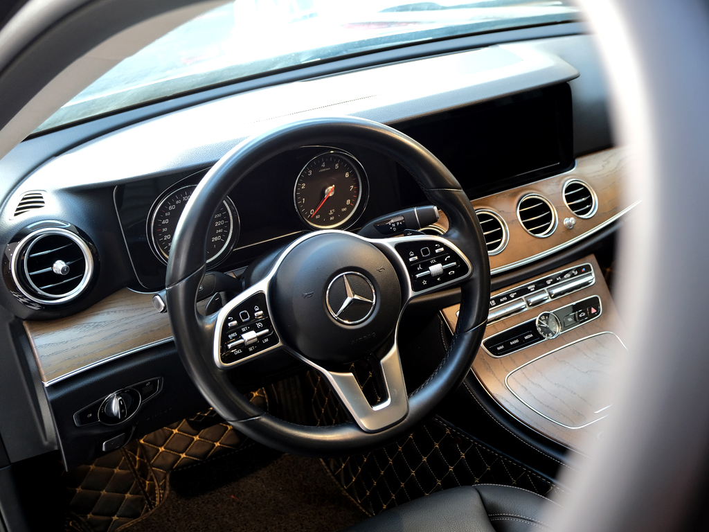 Mercedes E200 2019 Đen