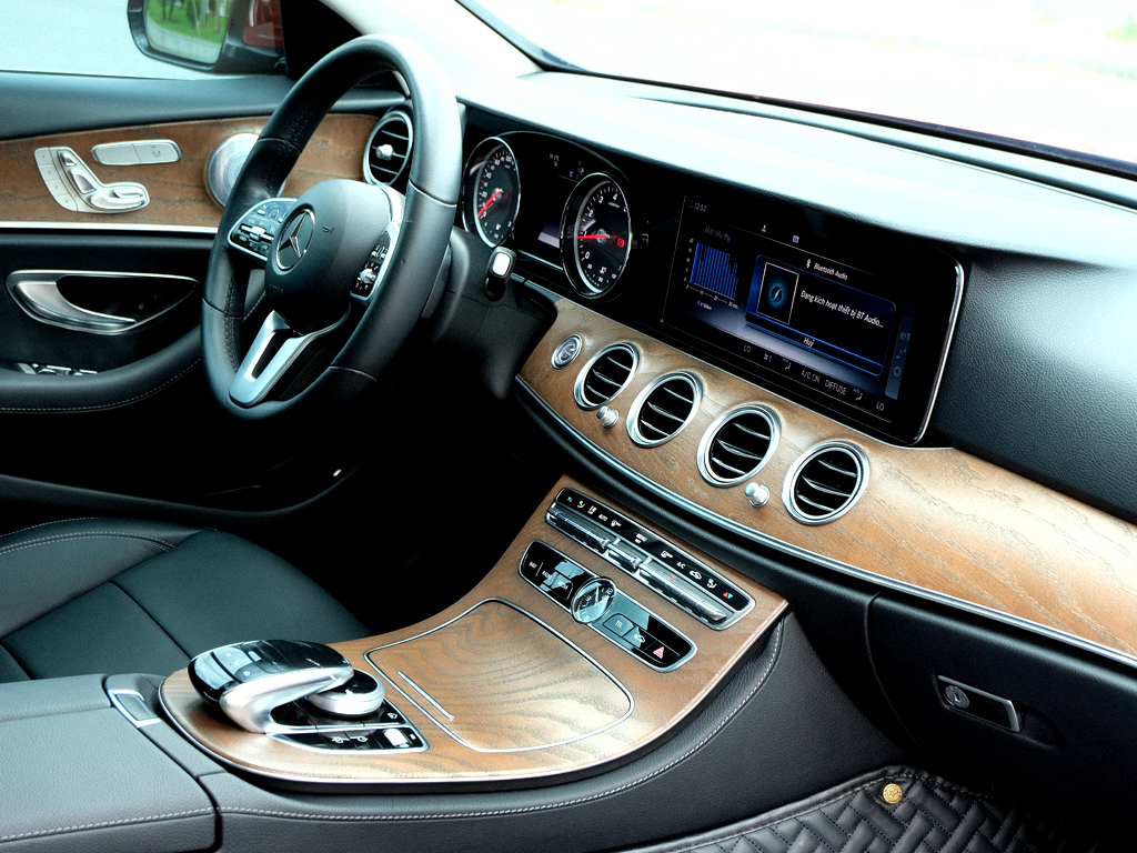 Mercedes E200 2019 Đỏ