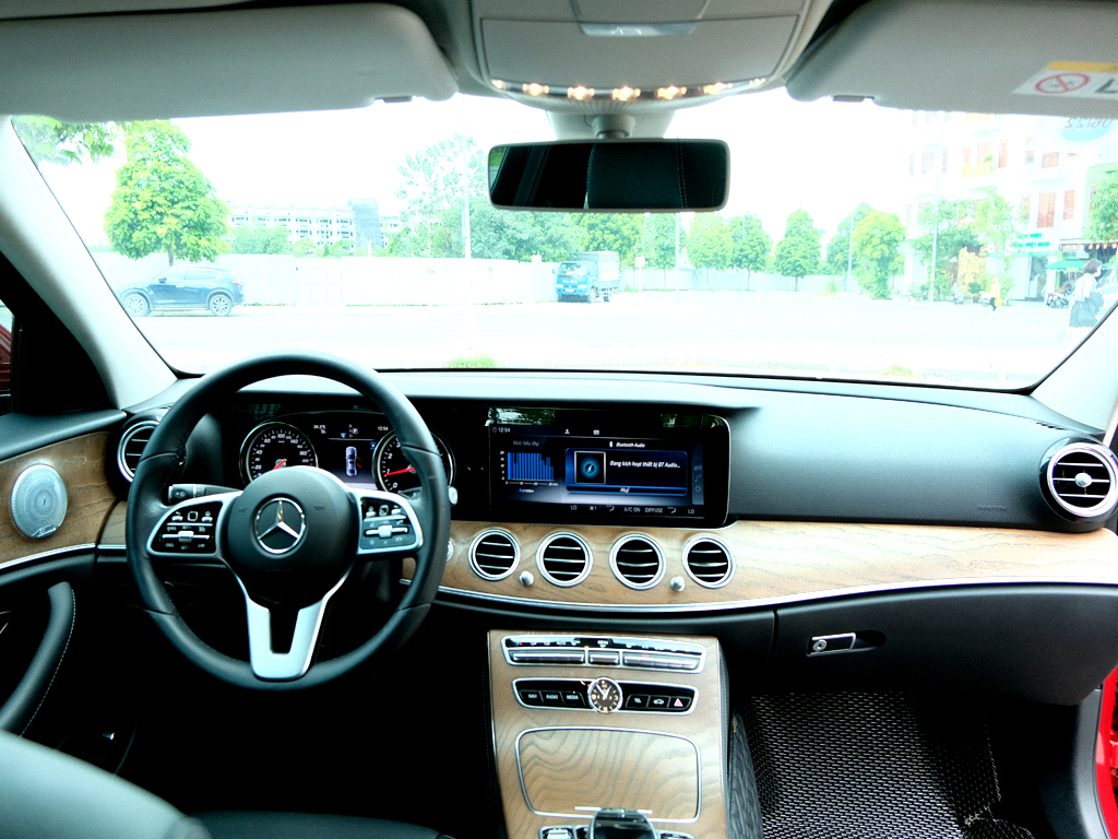 Mercedes E200 2019 Đỏ