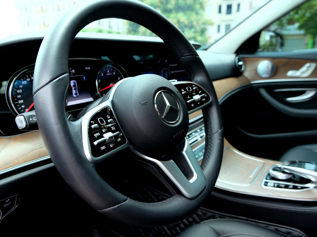 Mercedes E200 2019 Đỏ