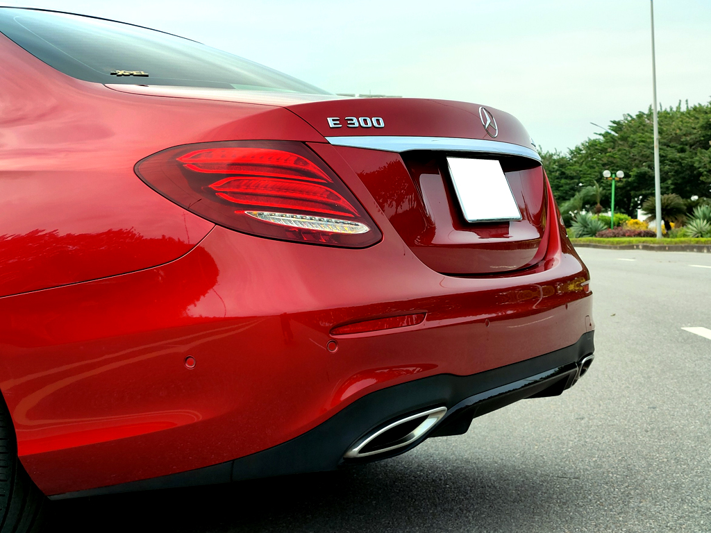 Mercedes E300 2019 Đỏ