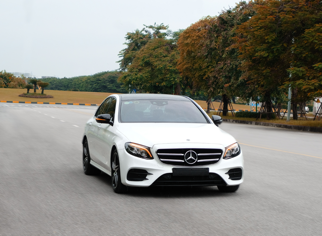 Mercedes E300 2019 Trắng