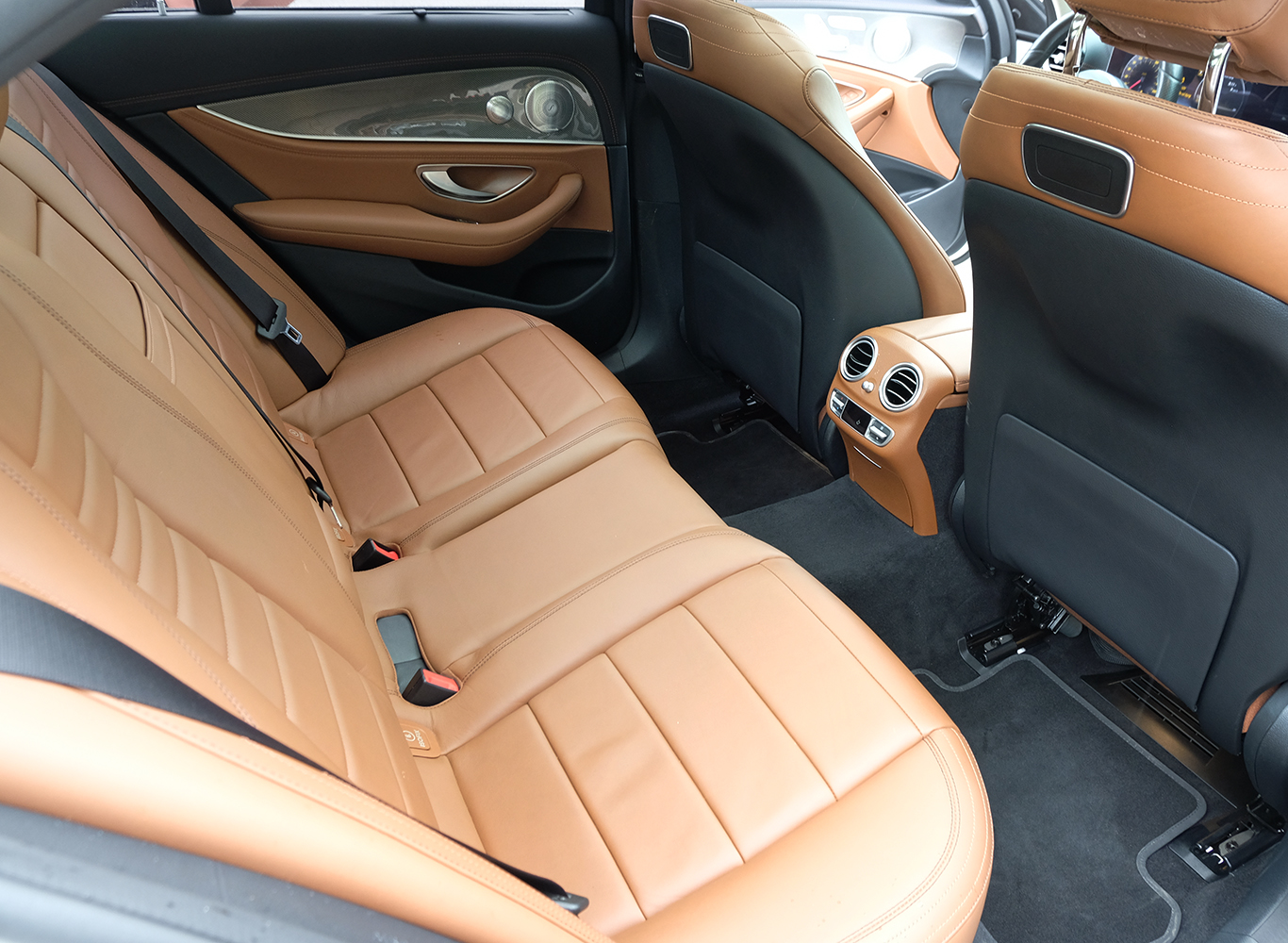 Mercedes E300 2019 Trắng