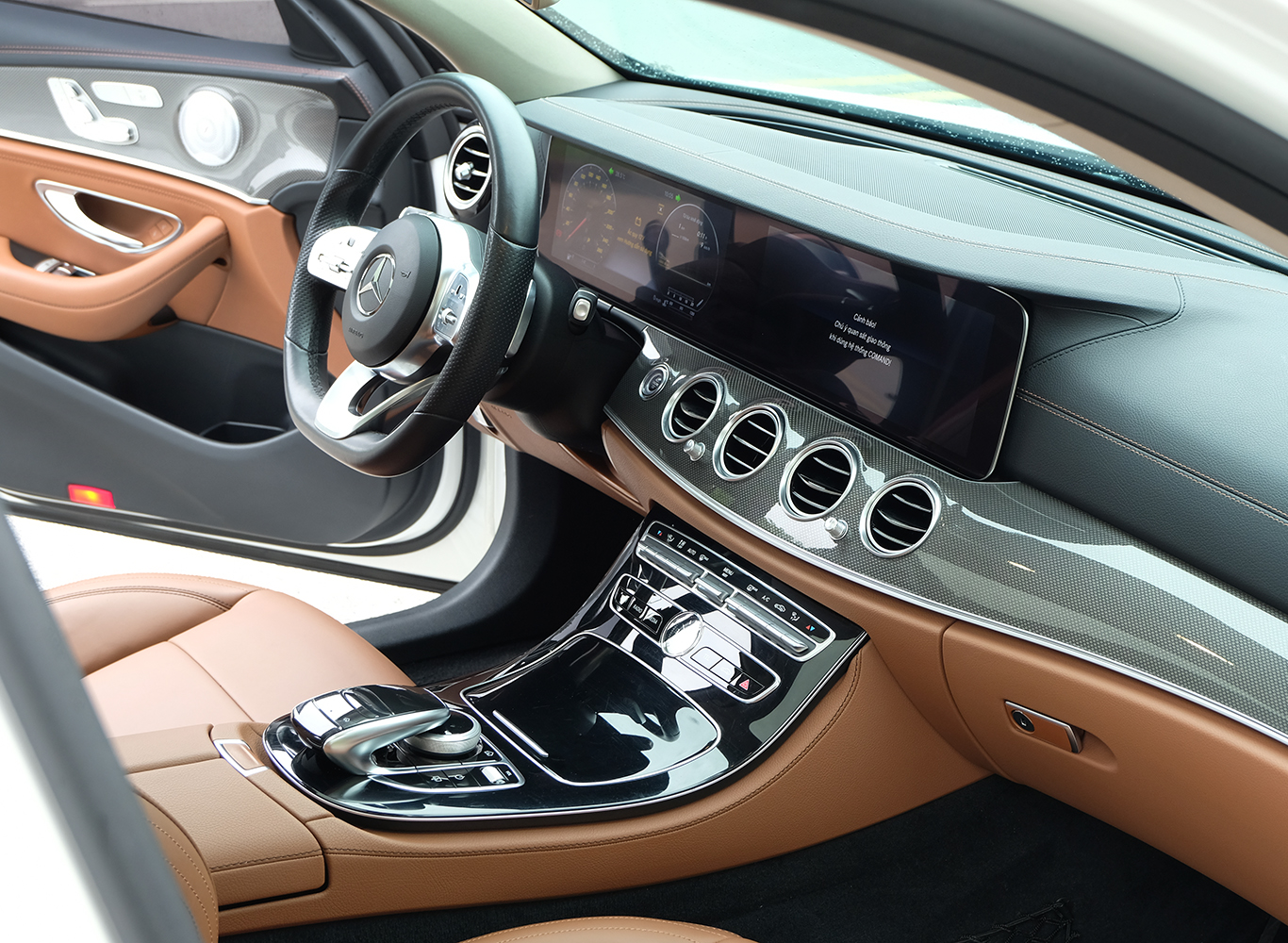 Mercedes E300 2019 Trắng