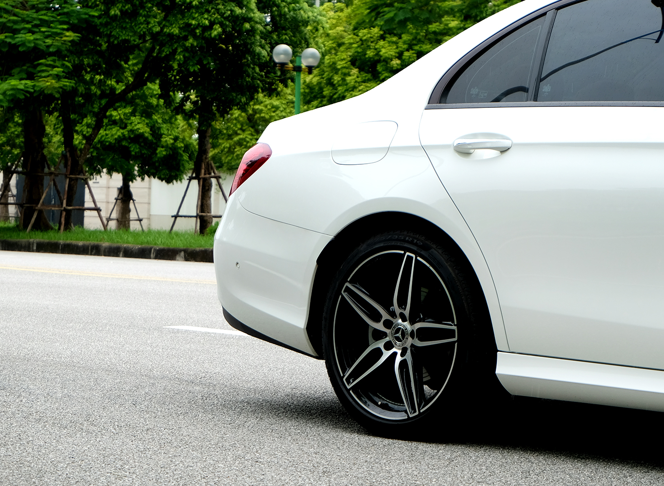 Mercedes E300 AMG 2017 Trắng Nâu