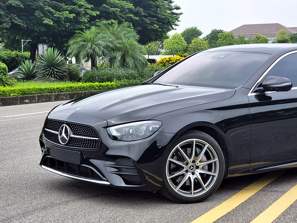 Mercedes E300 2021 Đen