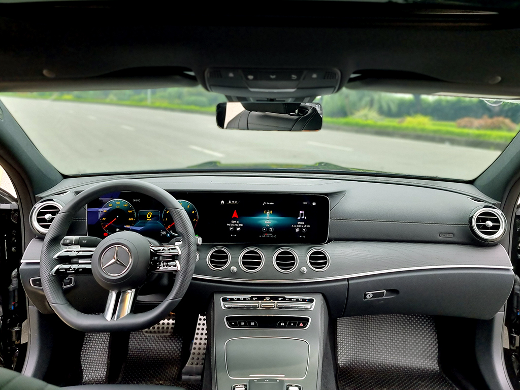 Mercedes E300 2021 Đen
