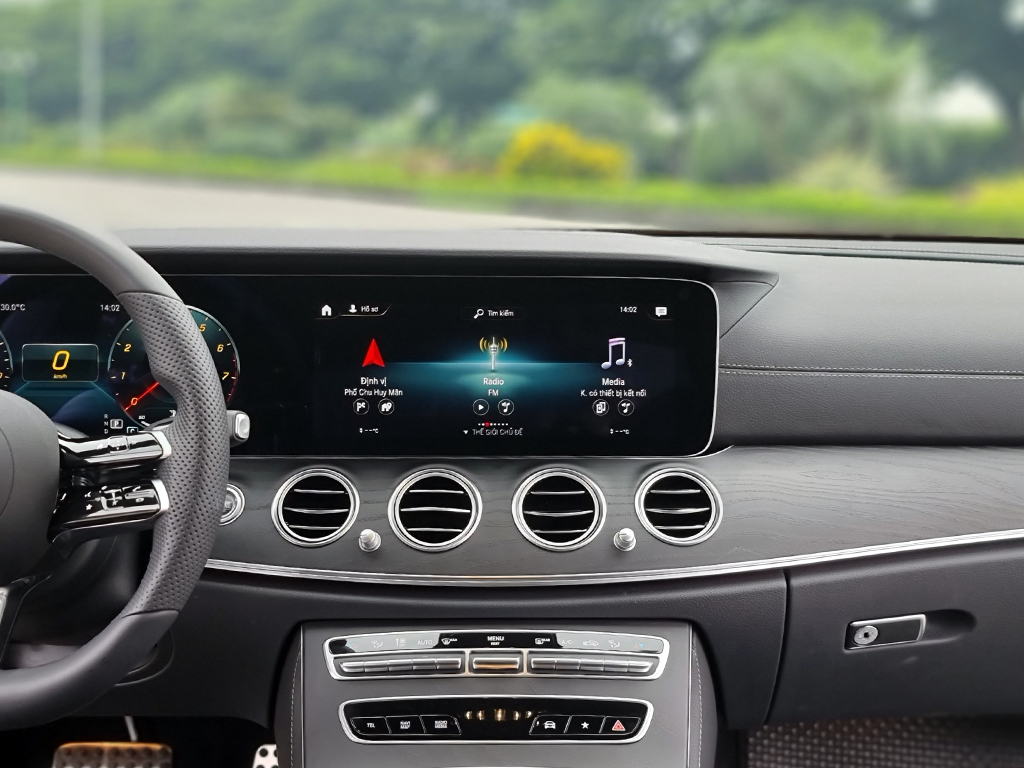 Mercedes E300 2021 Đen