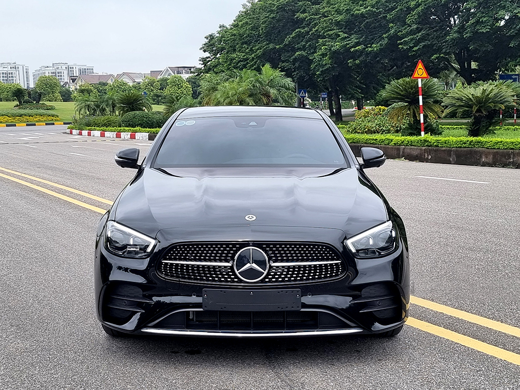 Mercedes E300 2021 Đen