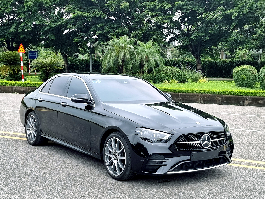 Mercedes E300 2021 Đen