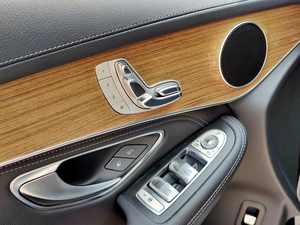 Mercedes GLC 250 2016 Trắng