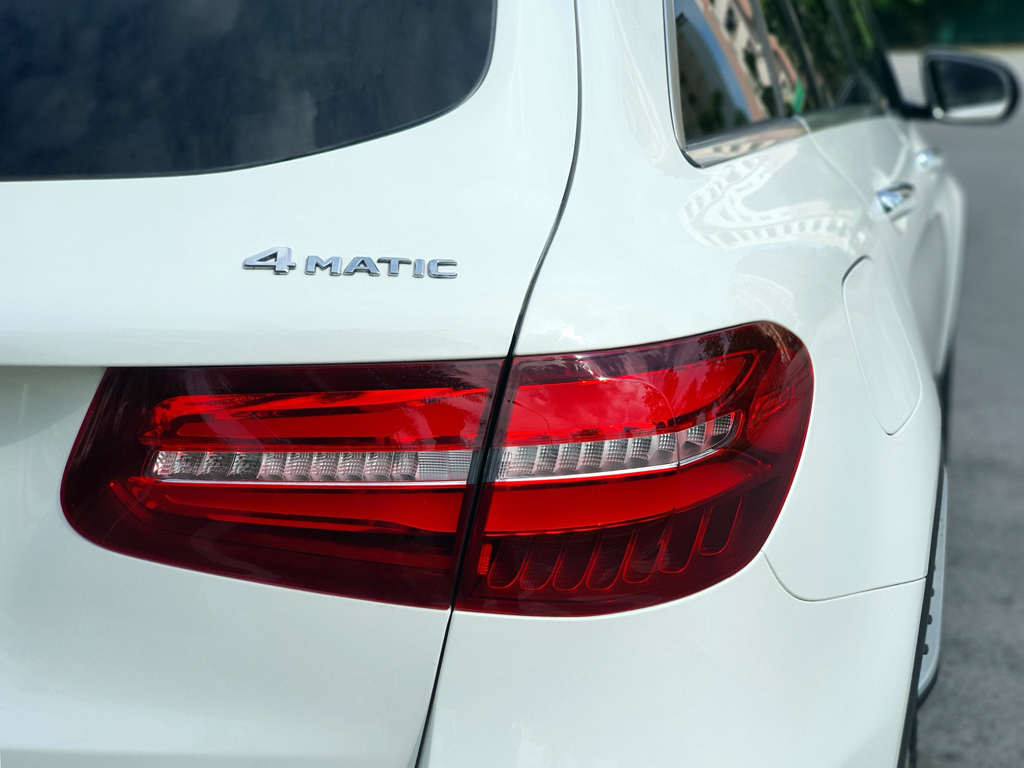 Mercedes GLC 300 2018 Trắng
