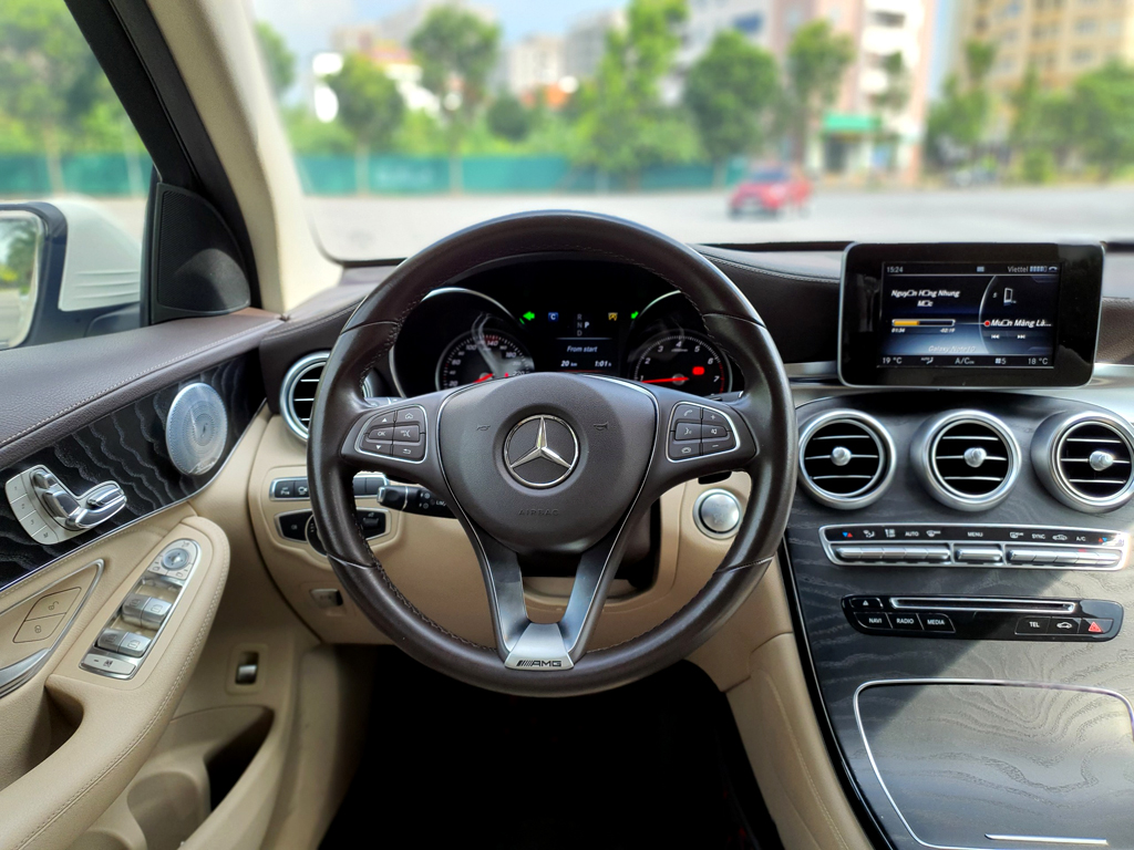Mercedes GLC 300 2018 Trắng