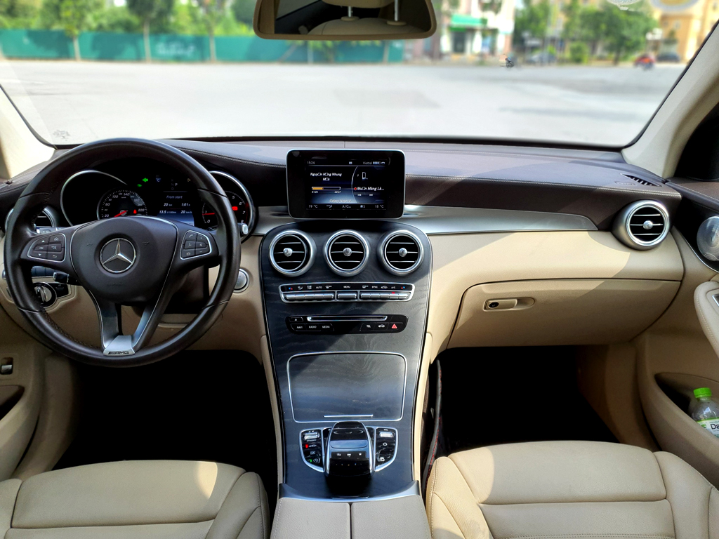 Mercedes GLC 300 2018 Trắng